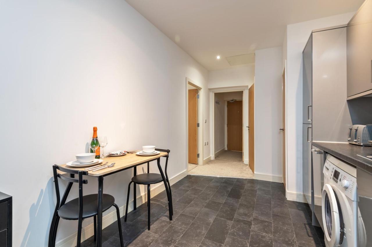 Luxe Central Bradford Apartment