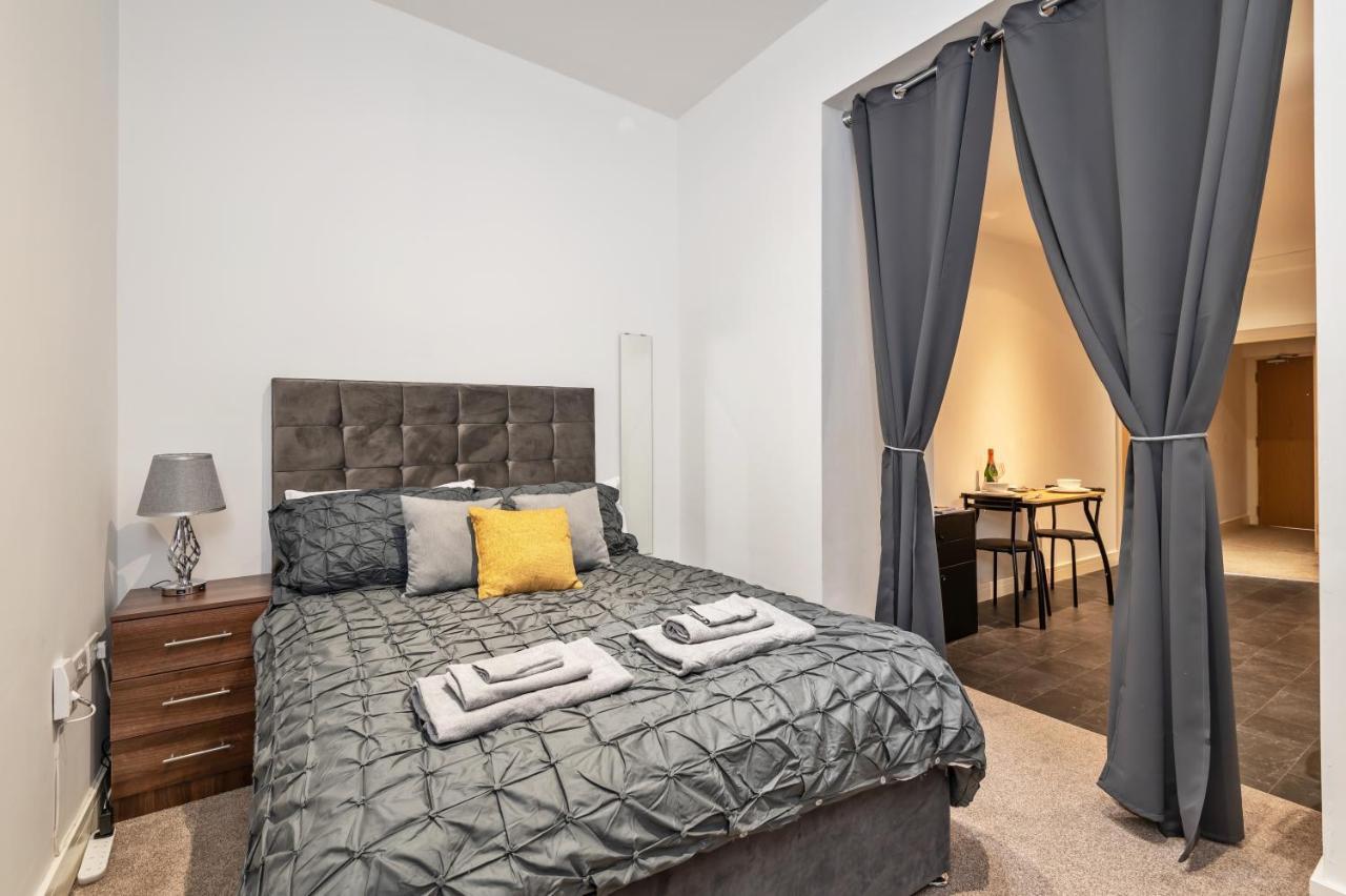 Luxe Central Bradford Apartment